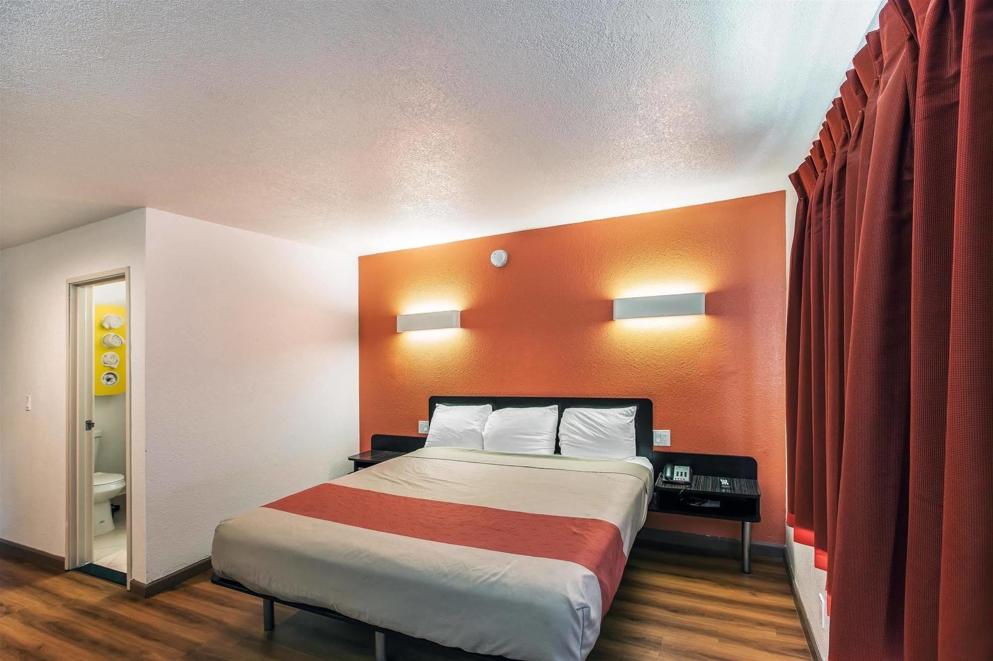 Motel 6-Dallas, Tx - South Екстер'єр фото