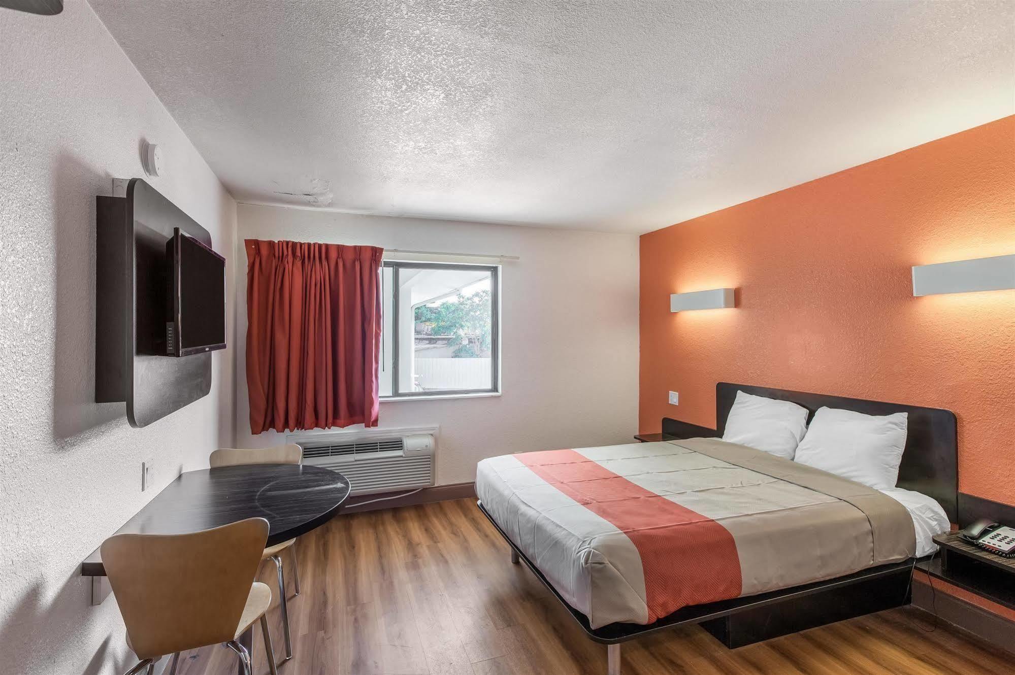 Motel 6-Dallas, Tx - South Екстер'єр фото